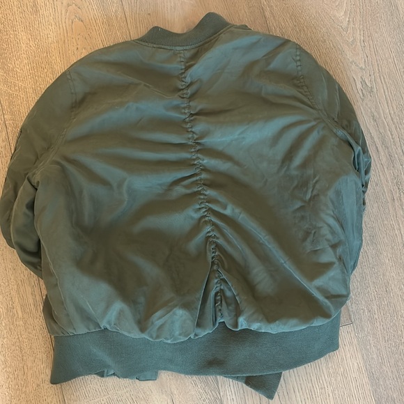 UK 12 QED London olive green bomber jacket. Pretty lining/bunched back detail. - Picture 5 of 5